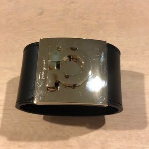 VGUC Ferragamo black leather cuff & silver clasp